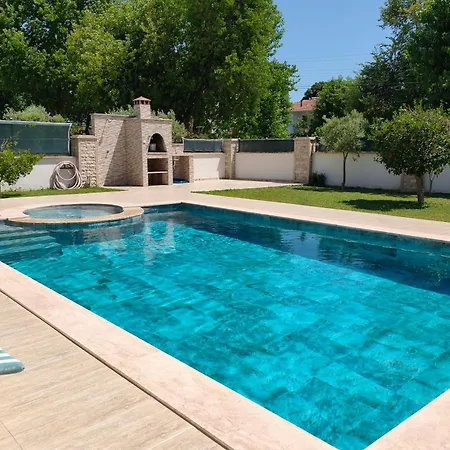 Yula Villa